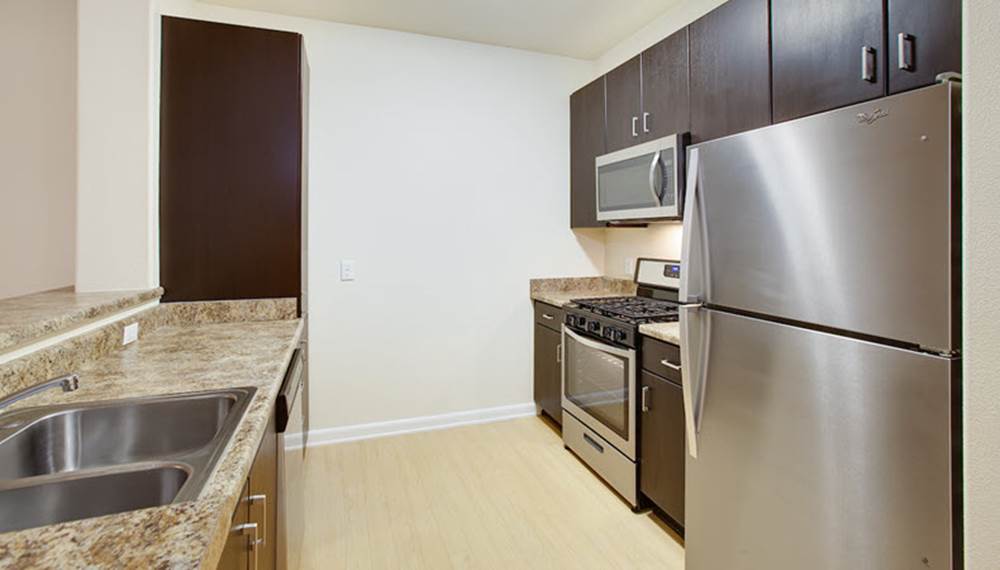 Park Viridian Studio Full Kitchen with stainless steel appliances