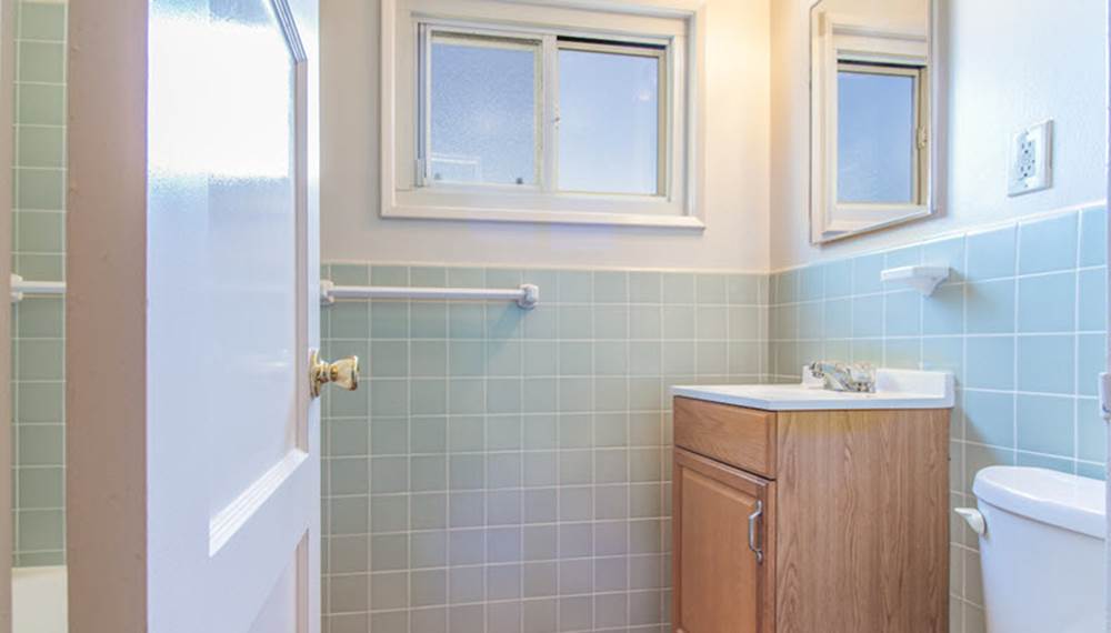 Hillsdale Garden Studio Bathroom