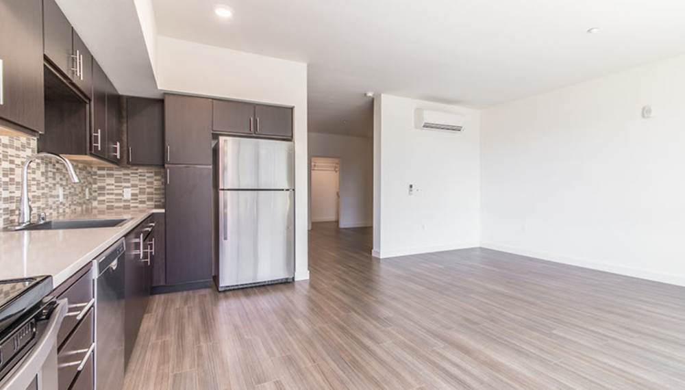 Station Park Green Studio Apartment with Full Kitchen and hardwood floors