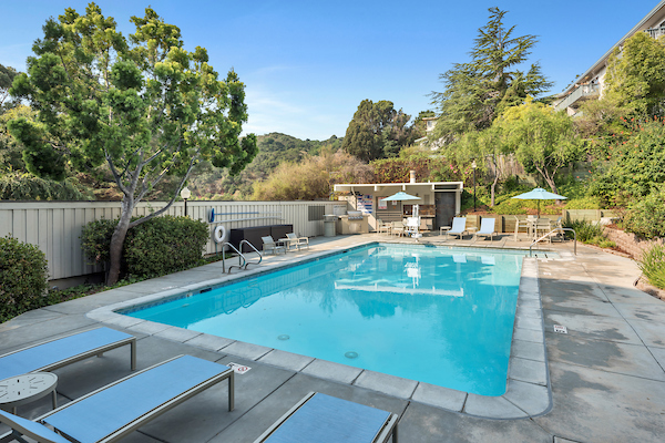 Belmont Terrace Apartments for Rent in Belmont, CA | Essex