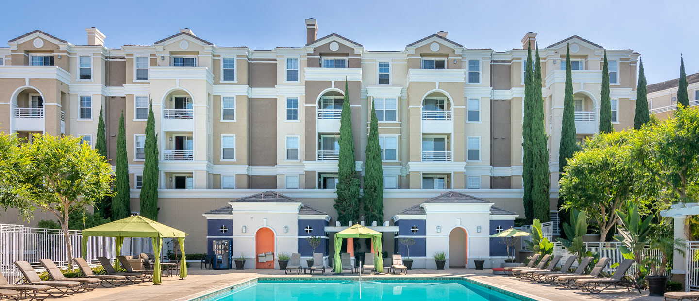 Essex apartment home pool area